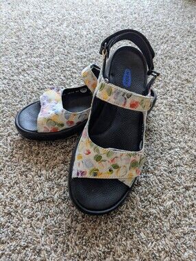 Wolky Pichu Circles Leather Comfort Ankle Strap Sandal Size 40 White